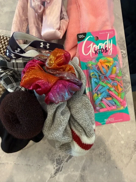 Hair Accessories Set - Picture 4 of 5